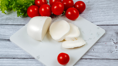 Photo of Сыр моцарелла с помидорами и базиликом