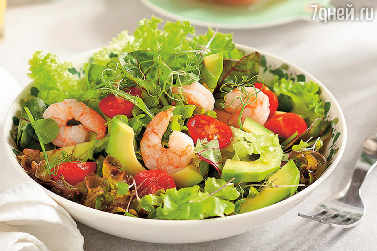 Фото 49 — Сырный салат с креветками и авокадо