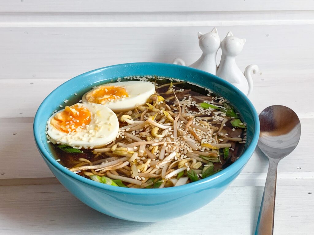 Фото 59 — Сырный суп с беконом и зеленью