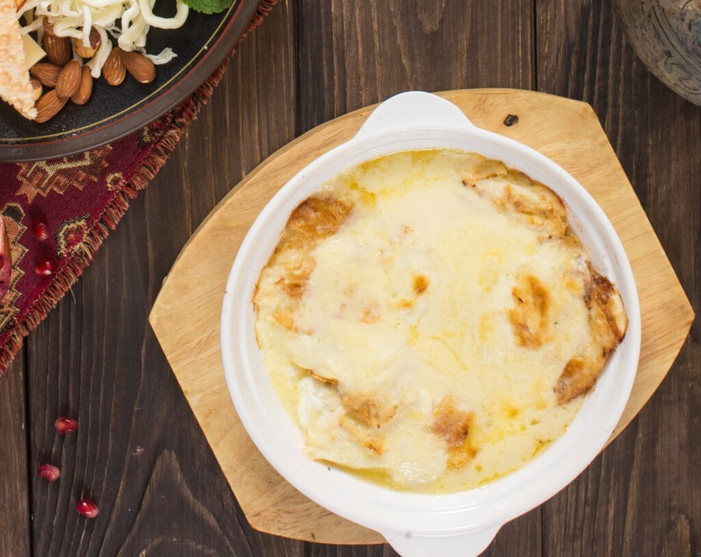 Фото 44 — Сыр пармезан с кедровыми орешками и медом