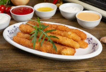 Photo of Сырные палочки с чесночным соусом