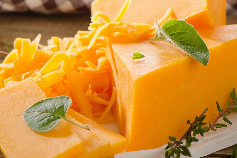 Фото 23 — Сыр чеддер с грушей и кедровыми орешками