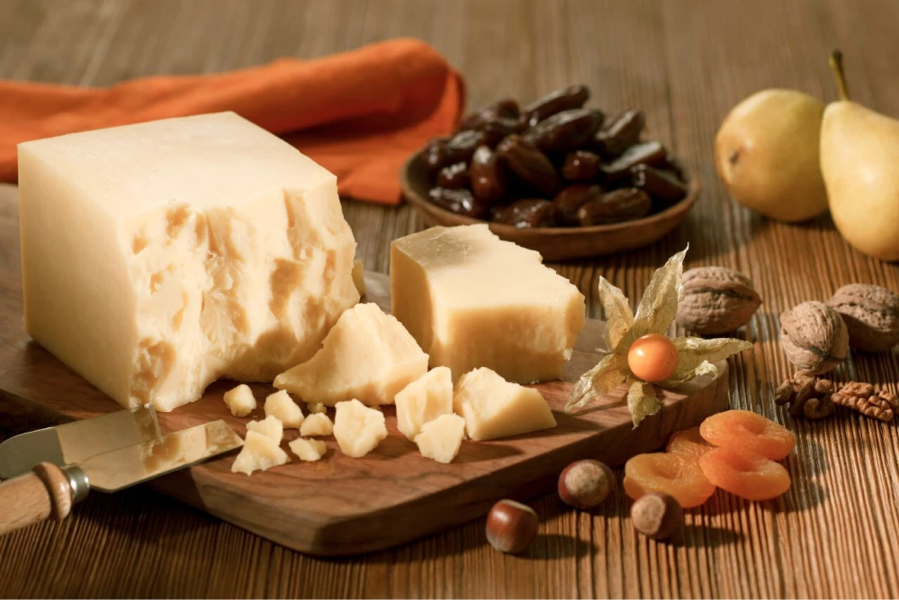 Фото 60 — Сыр пармезан с клюквенным вареньем