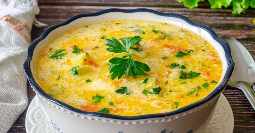 Фото 55 — Сырный суп с картофелем и шпинатом